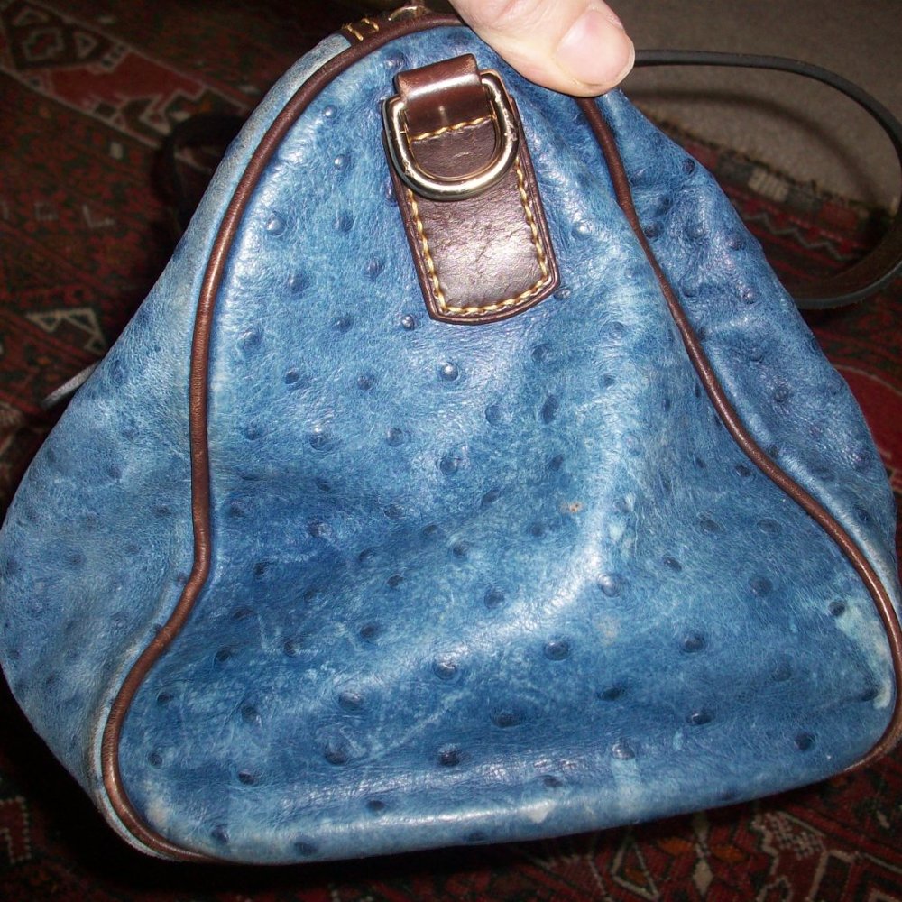 Dooney & Bourke Ostrich Skin Pebbled Leather bag Double Strap Barrel Purse, Fade - Picture 7 of 13